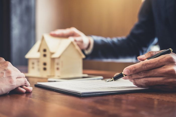Kinh nghiệm mua nhà giấy tay an toàn nhất