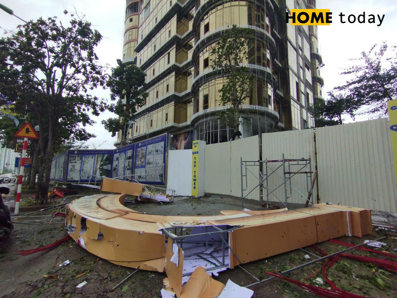 Cảnh quan xung quanh QMS Tower với vật liệu xây dựng