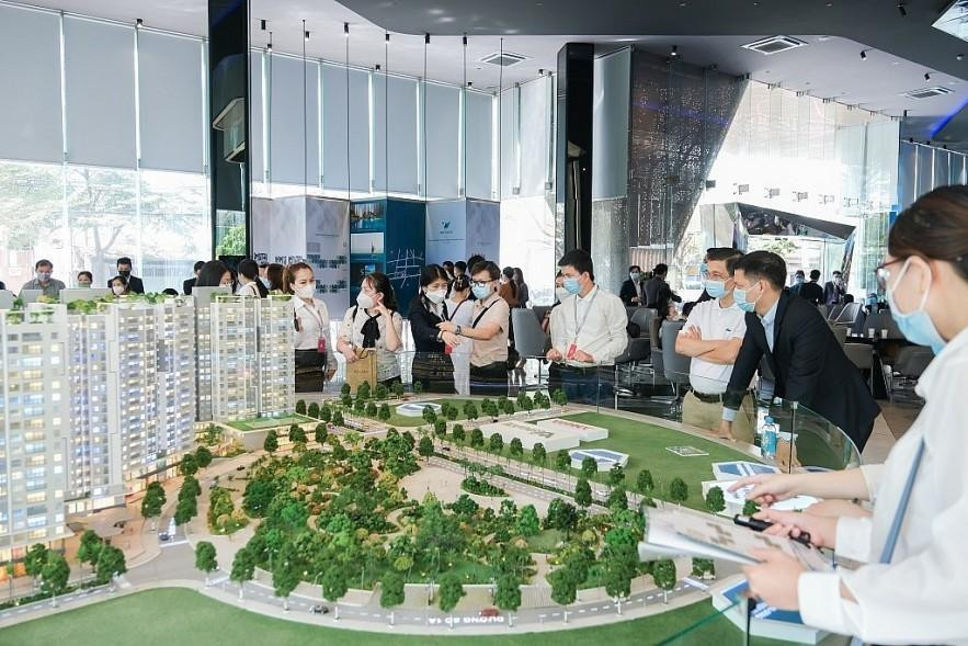 Môi giới bất động sản