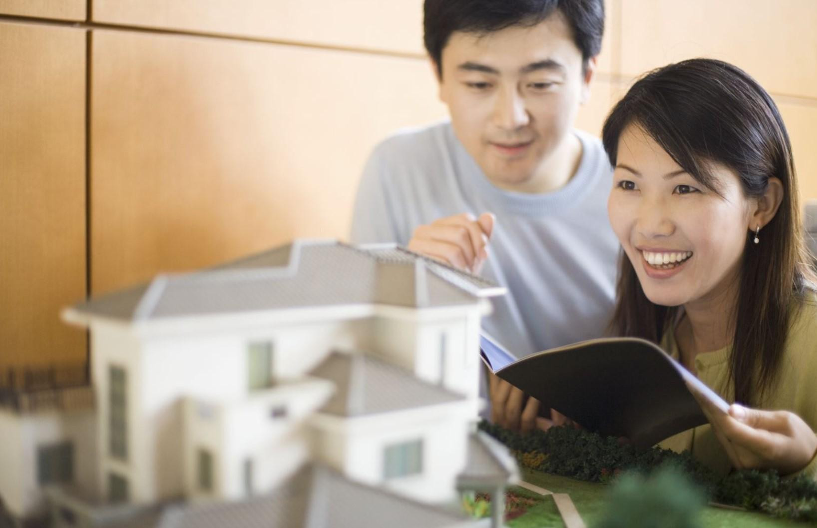 Một cách kiểm soát tiền tốt nhất là đưa tiền quy về một mối cho người biết giữ tiền.
