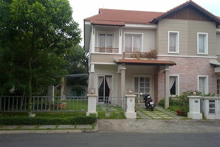 Tham khảo ý kiến hàng xóm