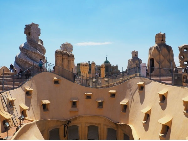 Casa Mila, Tây Ban Nha