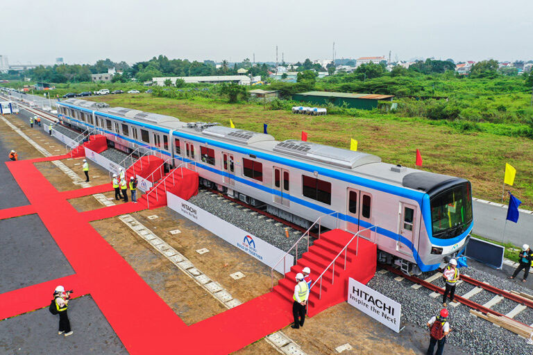 Đoàn tàu đầu tiên từ Nhật Bản của Metro 3B