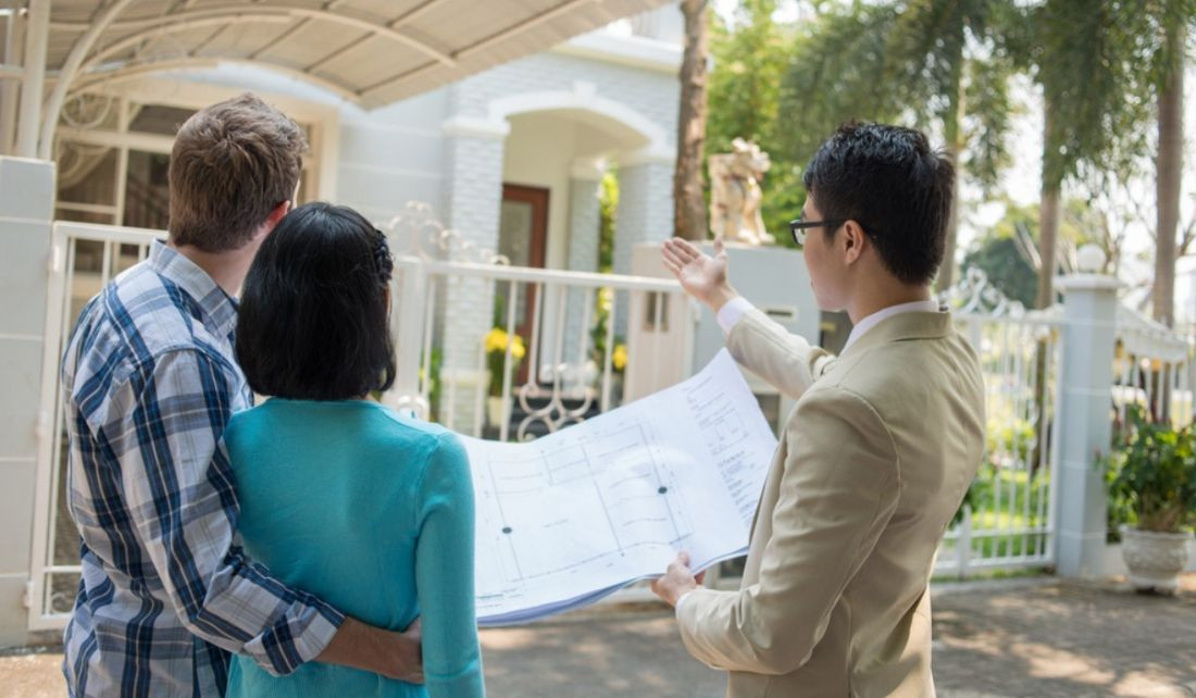 Môi giới bất động sản thực hiện giao dịch hiệu quả