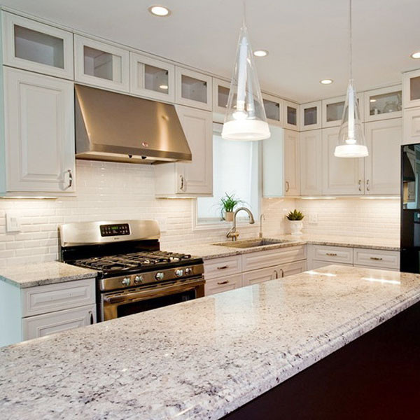 Thiết kế bếp hiện đại với mặt bàn đá granite